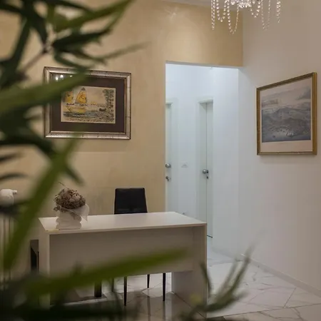 The Gallery Boutique * ترييستي
